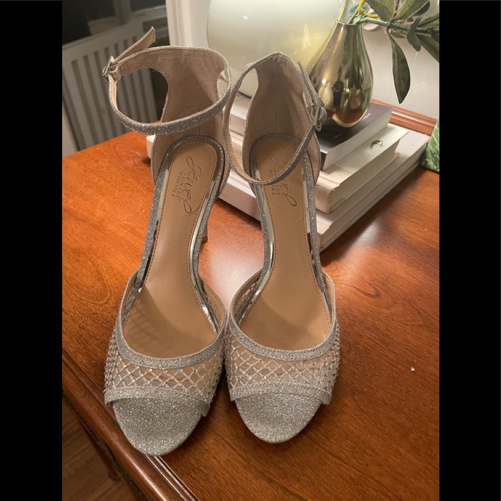 Badgley Mischka Sz 8